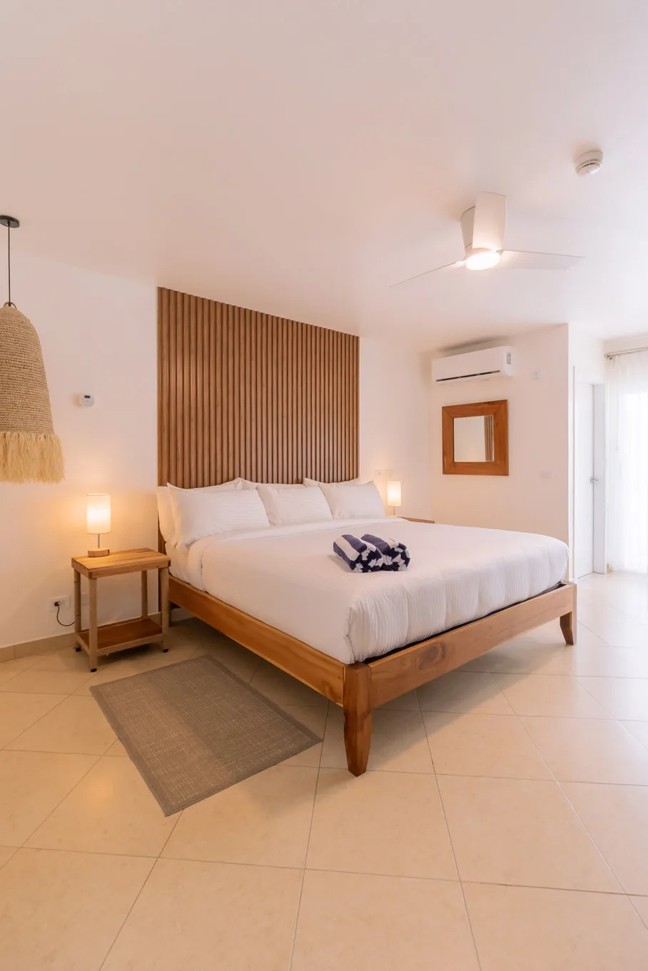Deluxe King with Balcony Ocean View – photo 2