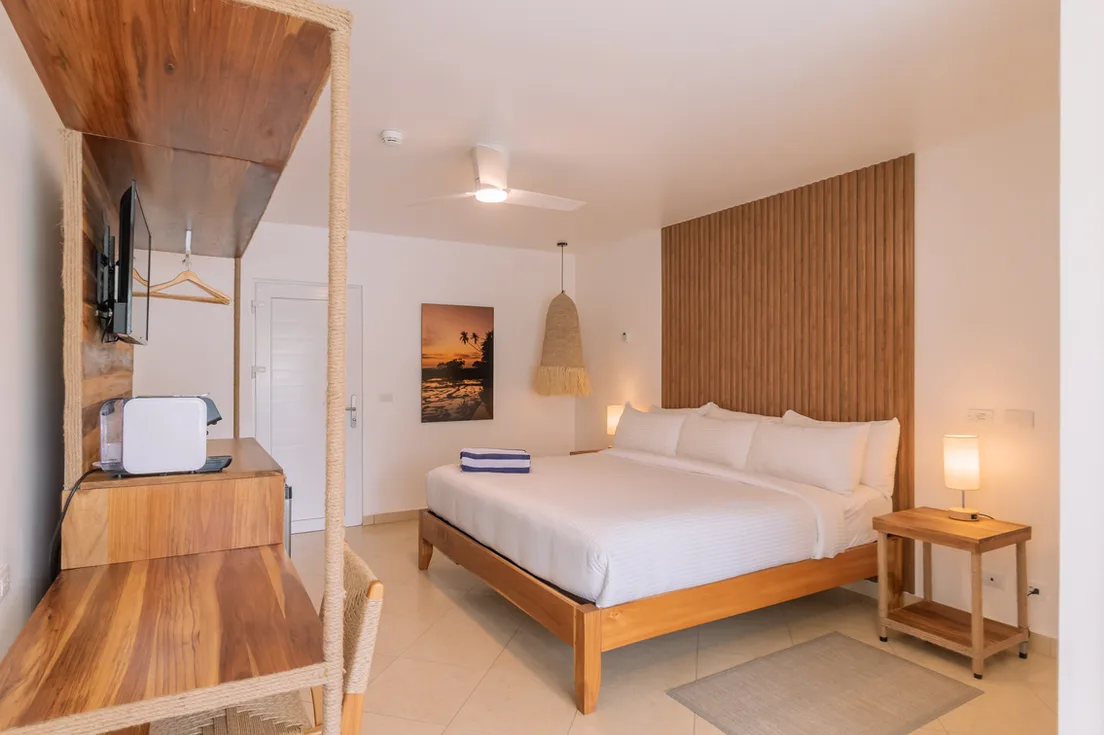 Deluxe King with Balcony Ocean View – photo 2