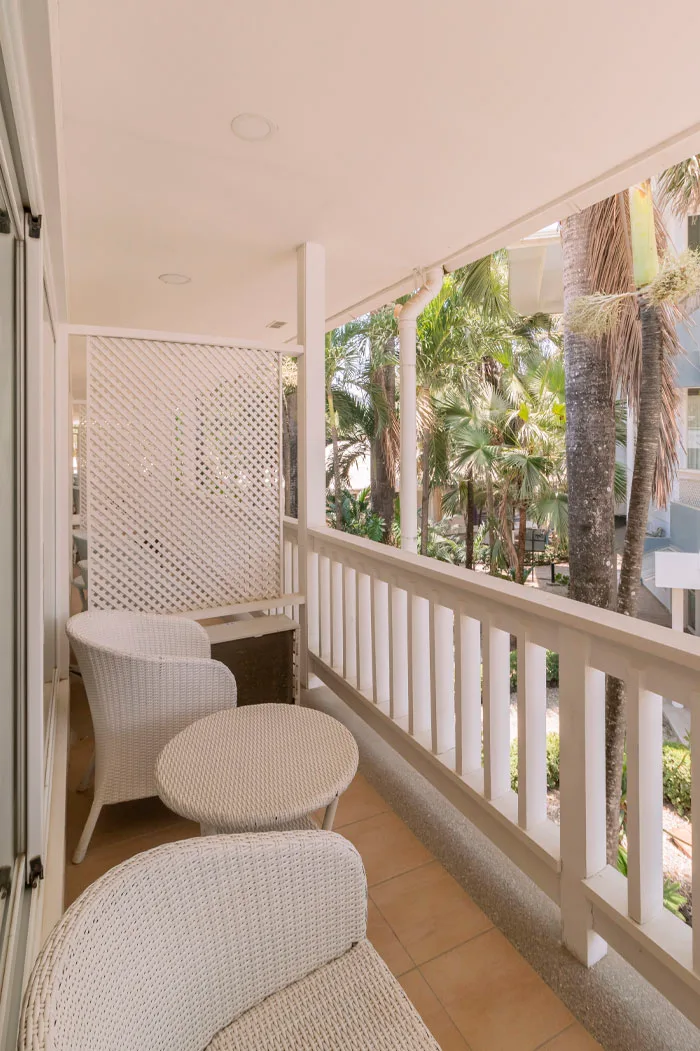 Superior Queen with Balcony Courtyard View – photo 5