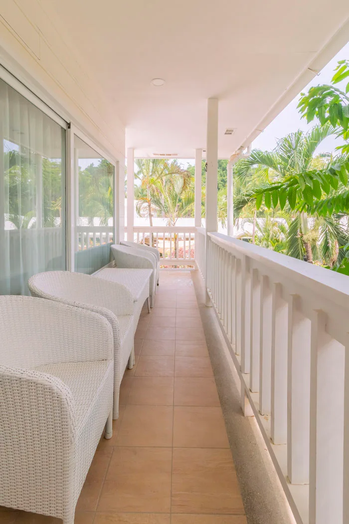 Family 2 Queen with Balcony Courtyard View – photo 5