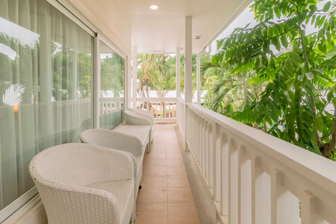 Family 2 Queen with Balcony Courtyard View – photo 5