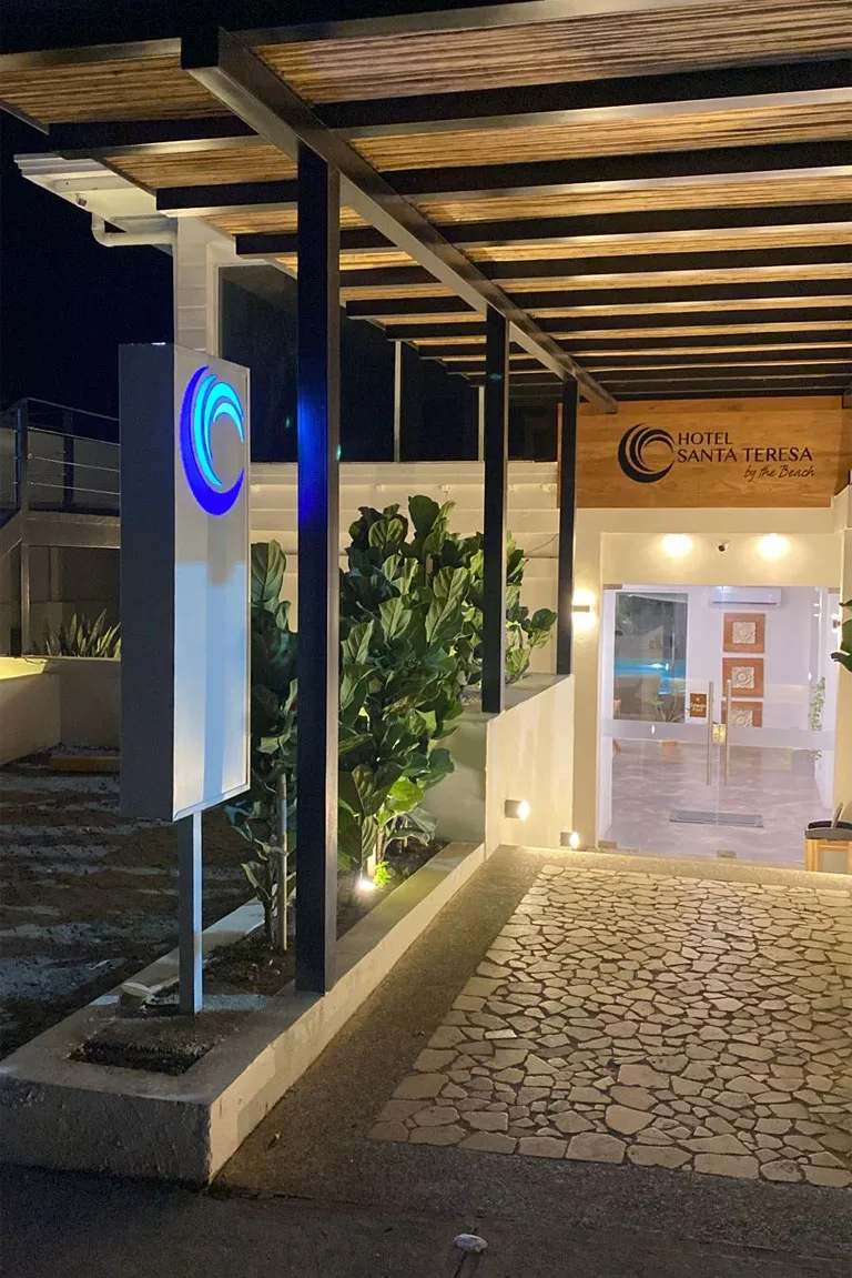 Hotel Santa Teresa entrance at night
